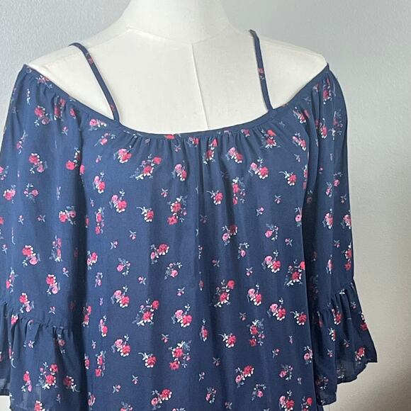 BeachLunchLounge Navy Floral Off Shoulder Loose Fit Top Size XS - Picture 2 of 8